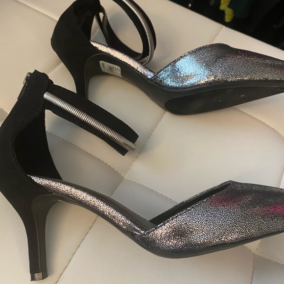 Black & Silver anklet heels - Picture 6 of 7